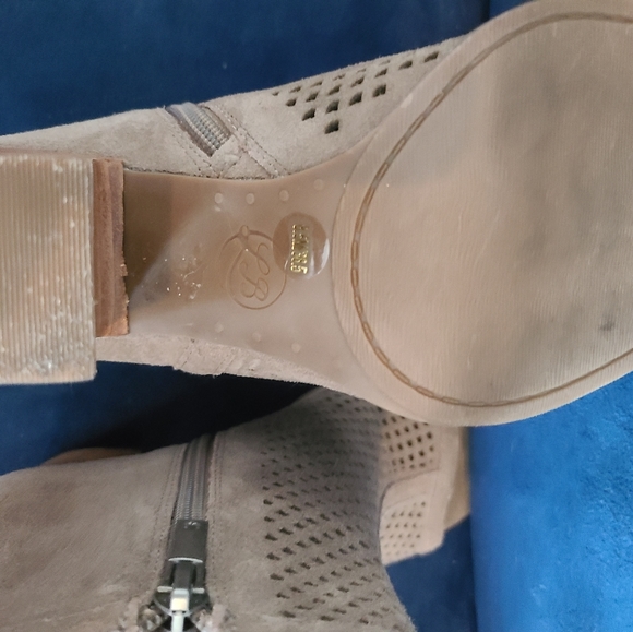 Lucky Brand Platforms - Picture 4 of 5